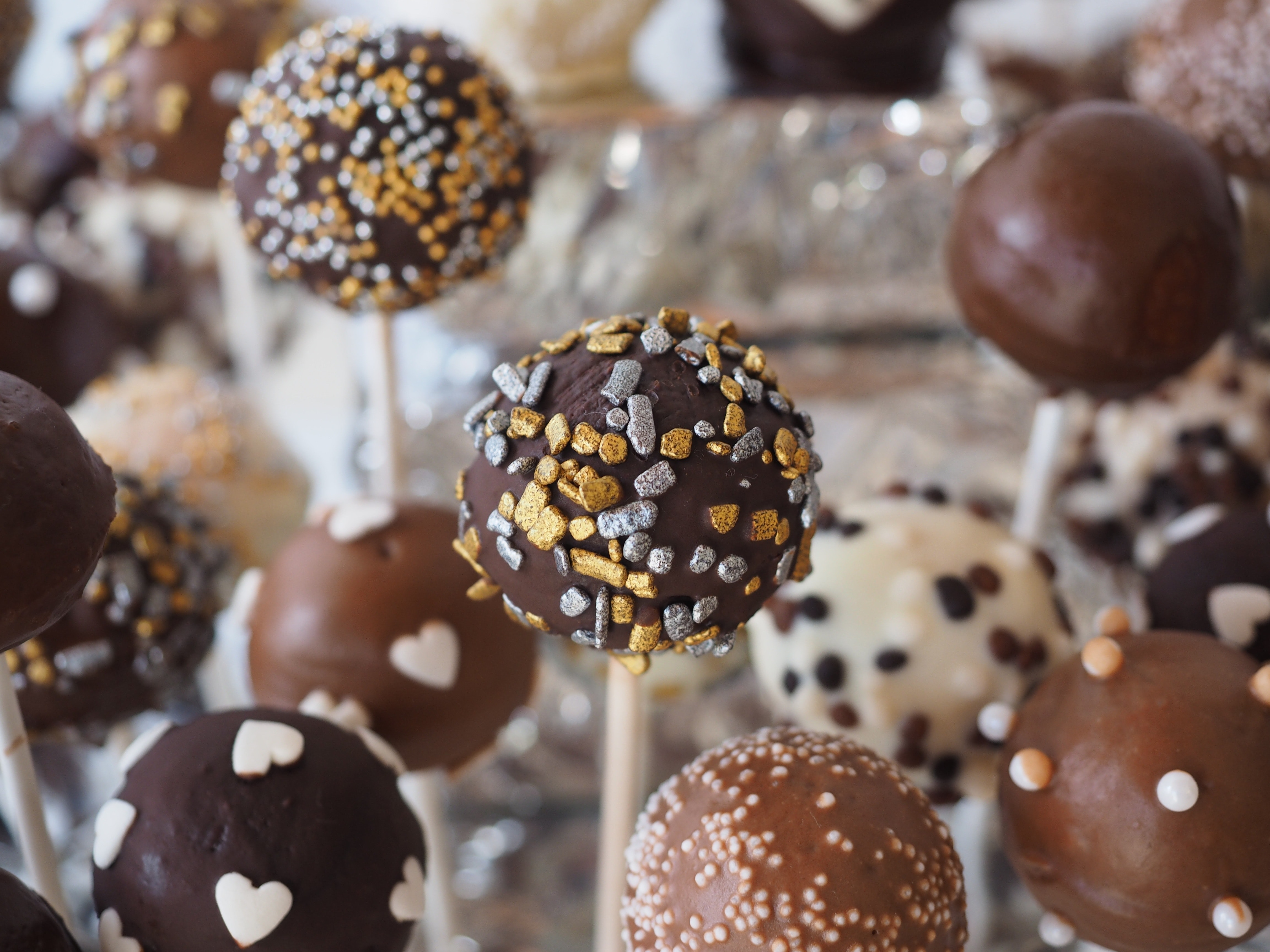 cake-pops-chocolates-dessert-33715